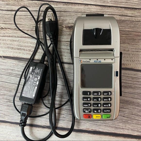 First Data FD 130 Credit Card Terminal Power Supply and Cable Included FD130. - Picture 1 of 8